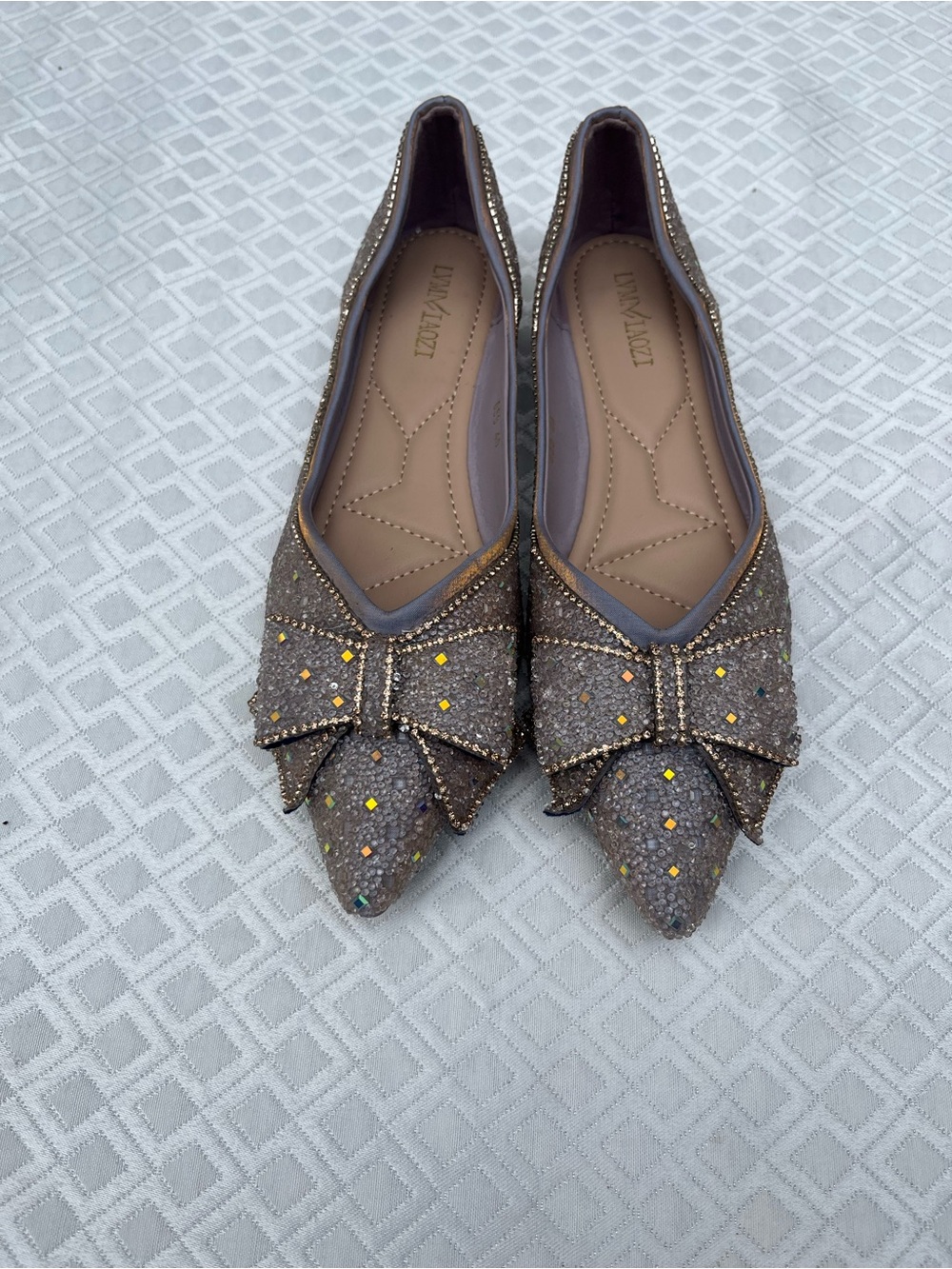 Lvmniaozi Glitter Pointed-Toe Flats with Bow